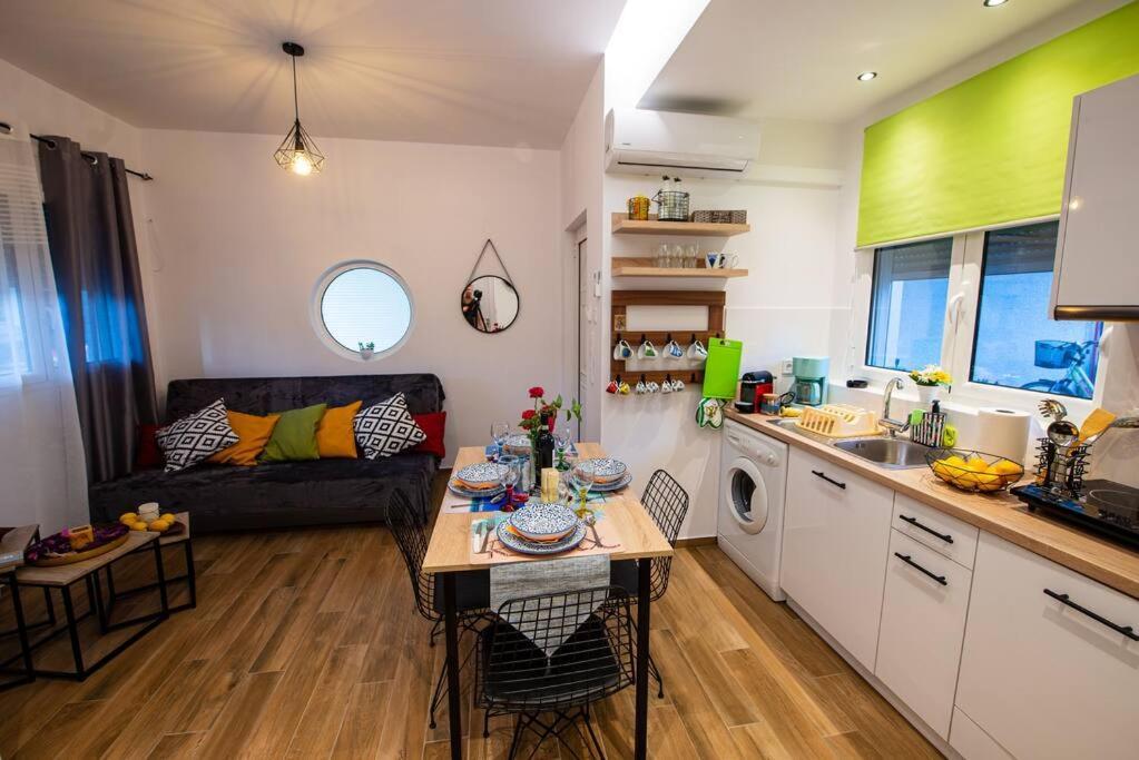 Lemon Garden Stylish Private Apartment Kalamata Exteriör bild