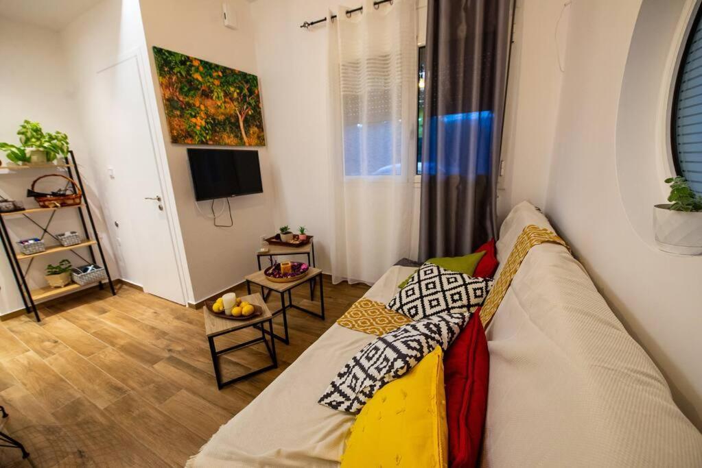 Lemon Garden Stylish Private Apartment Kalamata Exteriör bild
