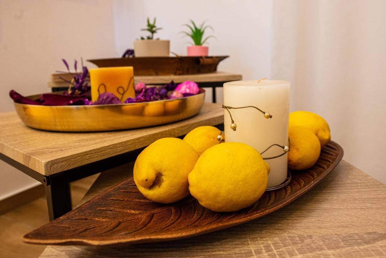 Lemon Garden Stylish Private Apartment Kalamata Exteriör bild